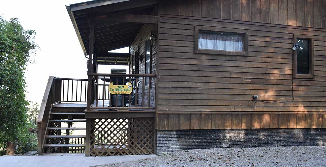 Eureka Springs Cabin - The Fishing Moose