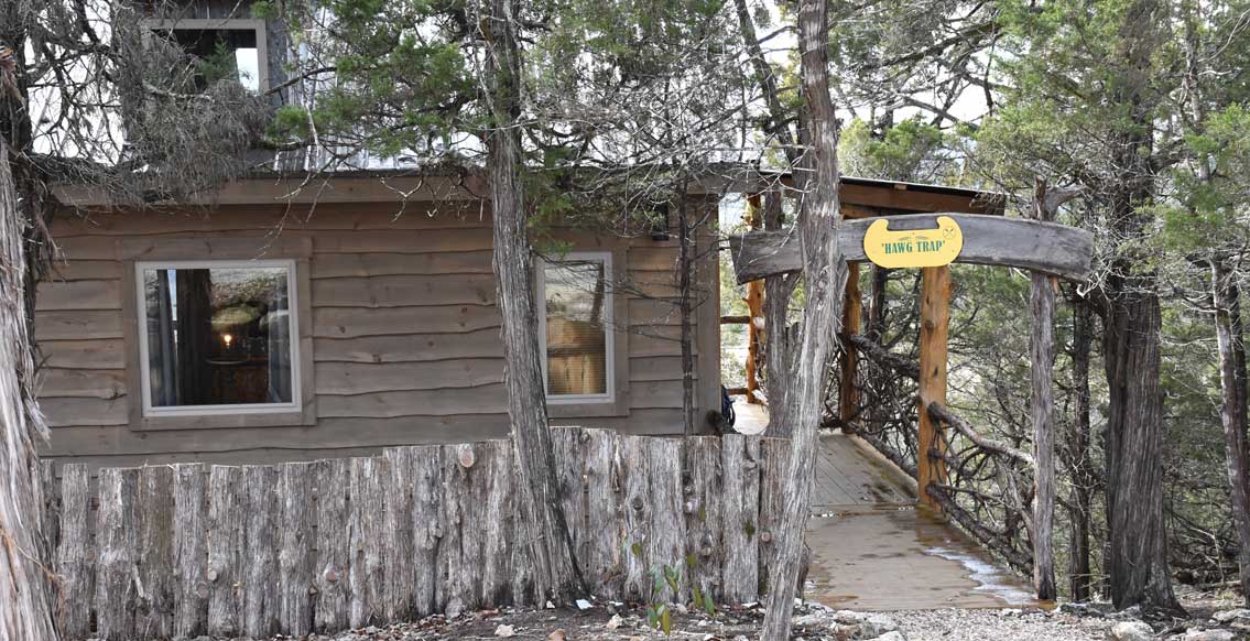 Ozark Mountain rental cabin in Eureka Springs Arkansas - The Hawg Trap