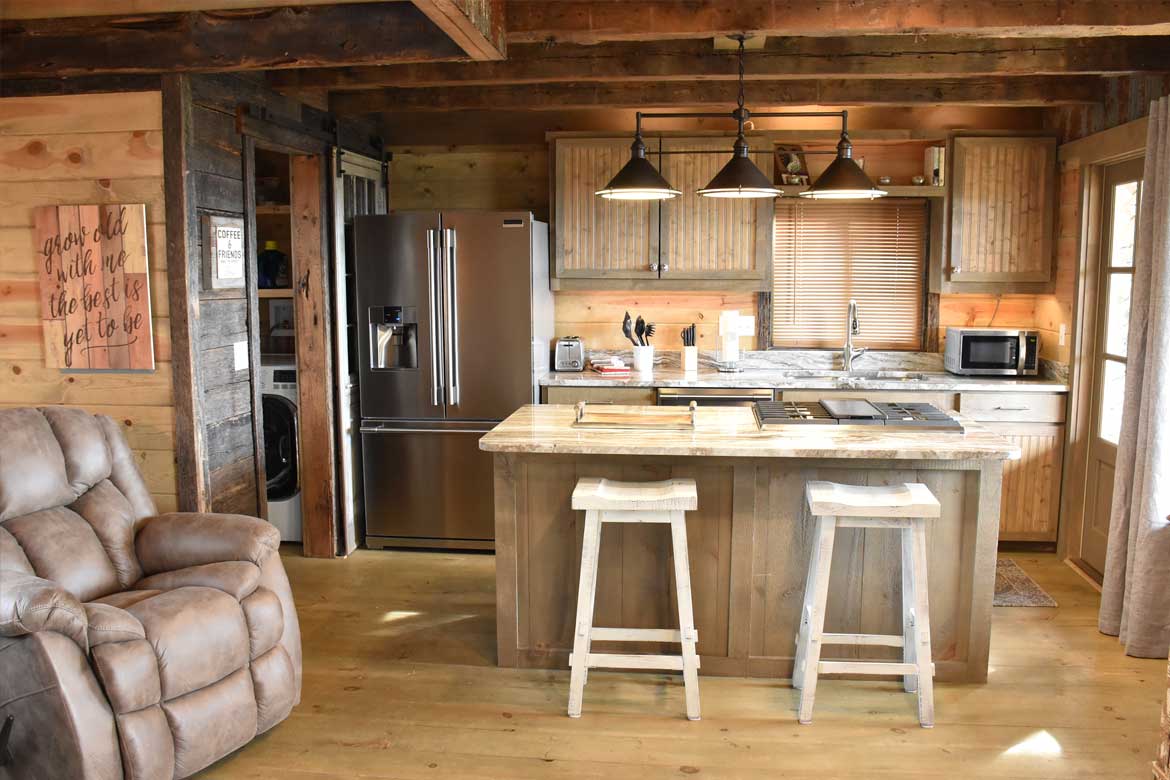 Luxury Ozark Mountain cabin